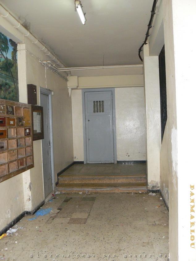 le Gambetta le hall .jpg